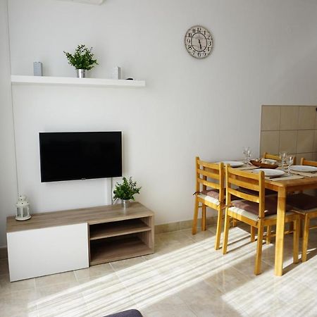 Apartment Jelena Fažana Eksteriør bilde