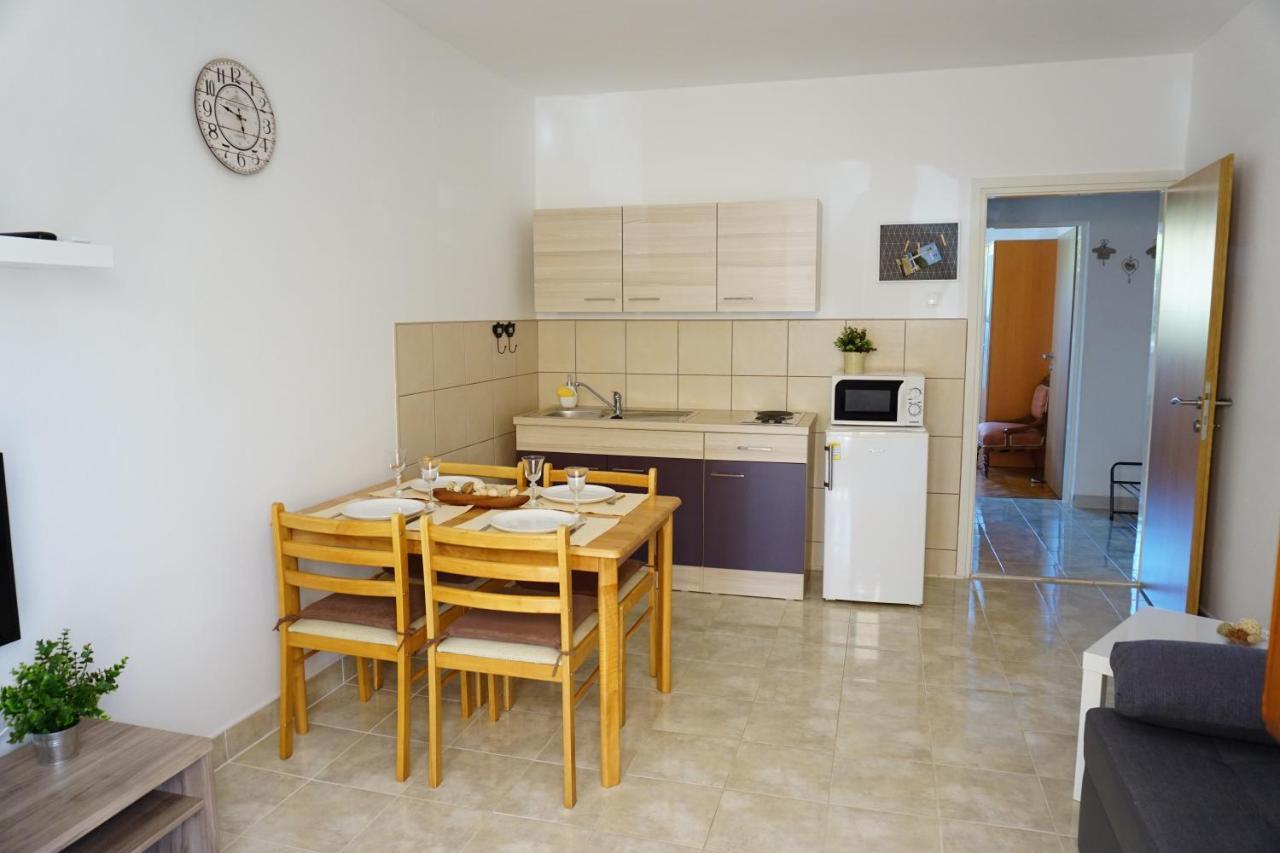 Apartment Jelena Fažana Eksteriør bilde