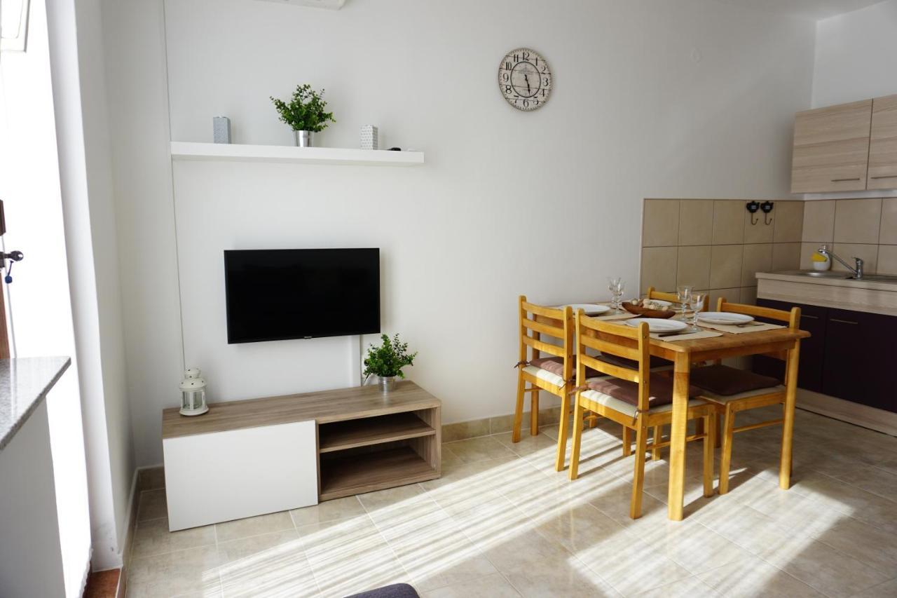 Apartment Jelena Fažana Eksteriør bilde